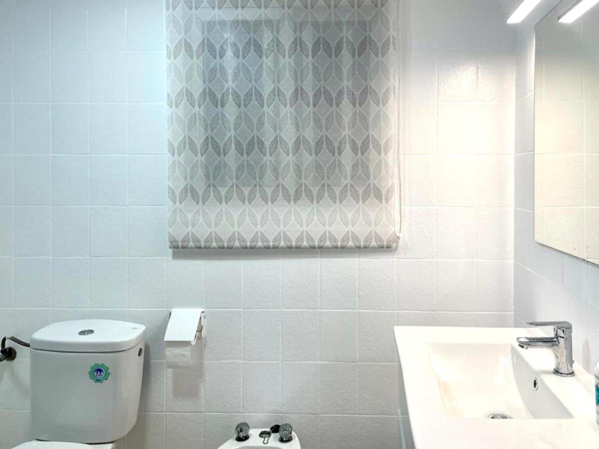 A 100 Metros Playa San Antonio 1-8 Personas Appartement